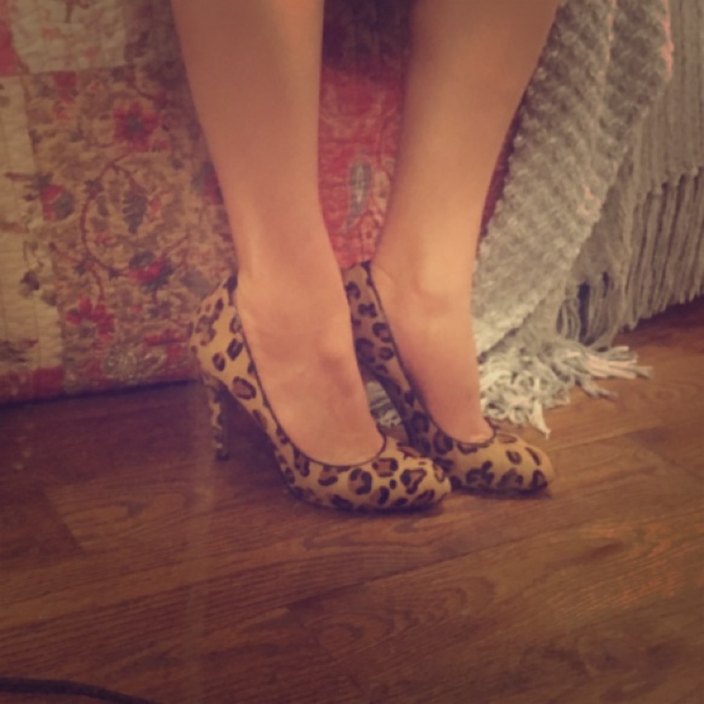 Leopard pumps