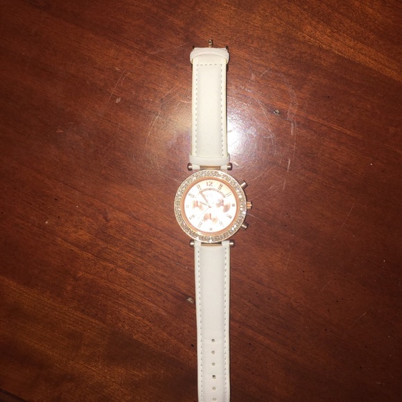 Watch - Picture 3 of 3