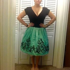 SL Fashions V-Neck Embroidered Party Dress