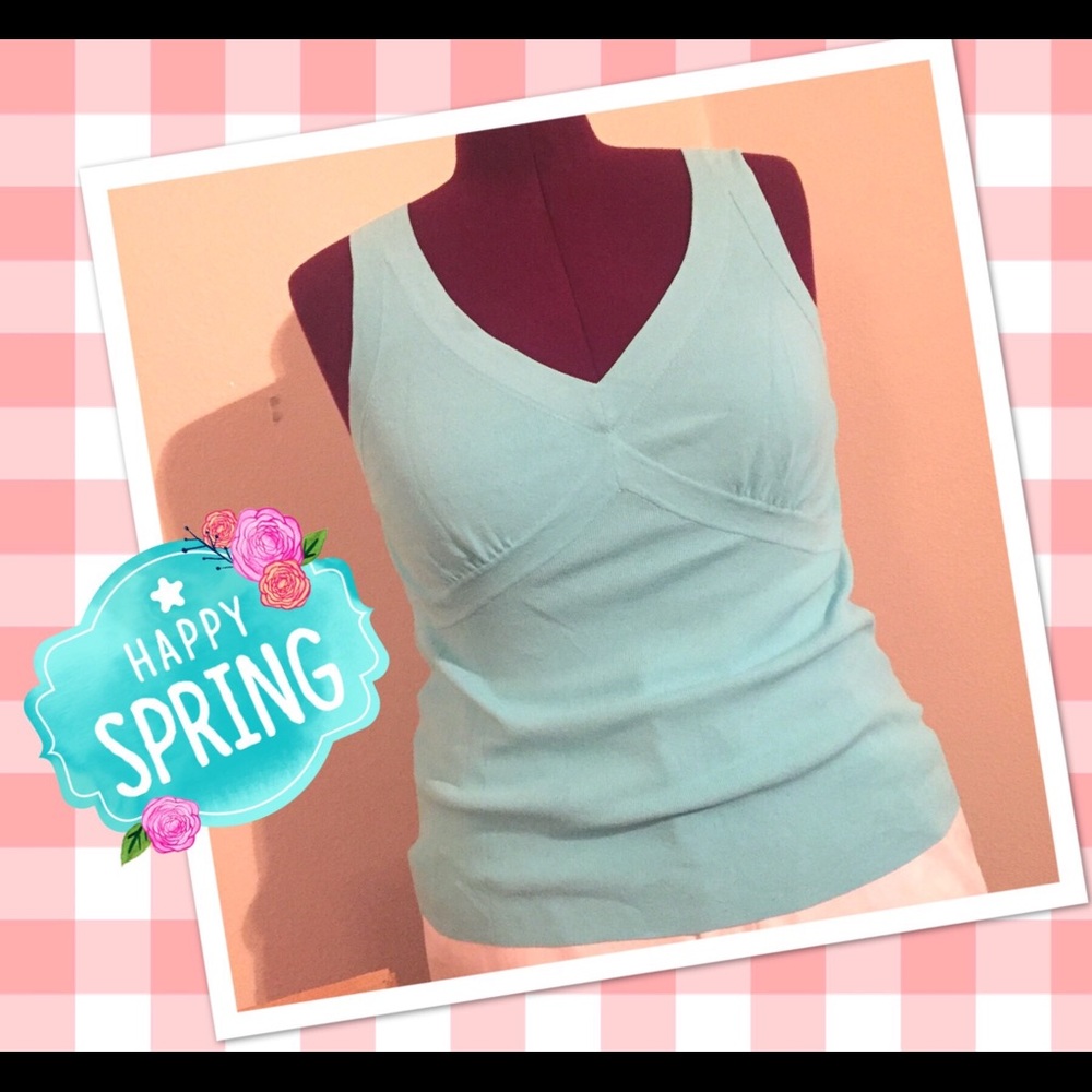 👚Ann Taylor Loft aqua sweater tank.