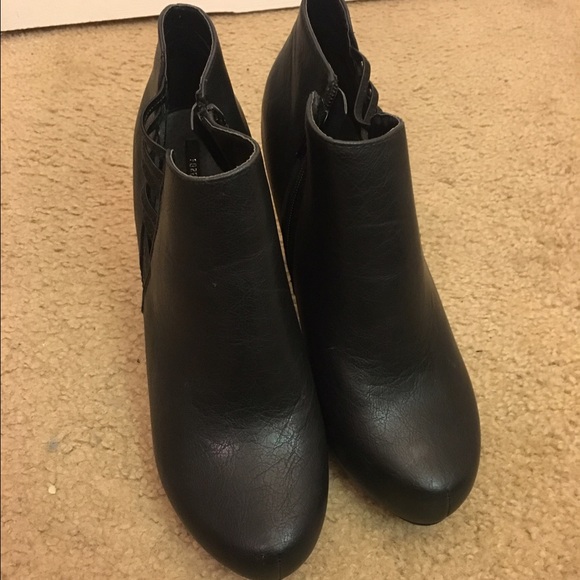 Forever 21 strappy black bootie heels - Picture 4 of 6