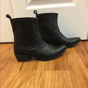Urban Outfitters Chelsea Boots Size 7