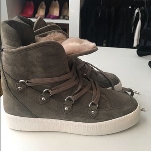 Kendall & Kylie fur lined sneakers never worn