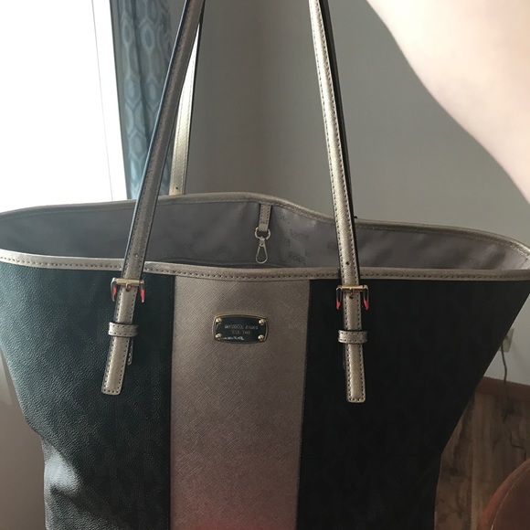 Michael Kors Tote - Picture 2 of 3