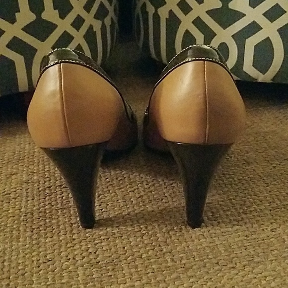 Heels - Picture 2 of 3