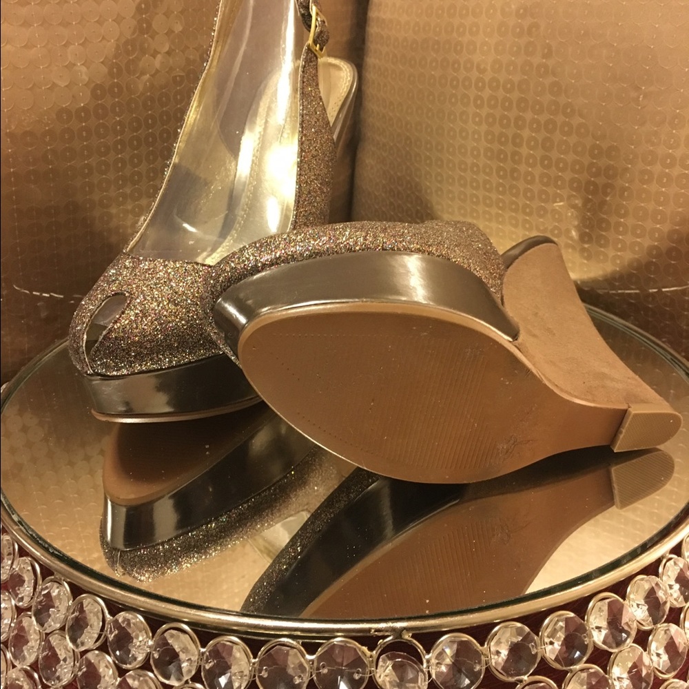 Shoes - Picture 2 of 3