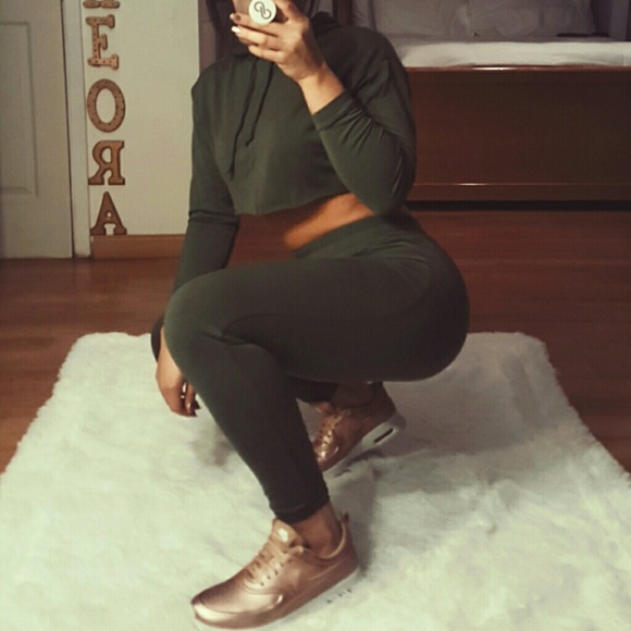 "Loungin'" Set NWOT - Picture 4 of 7