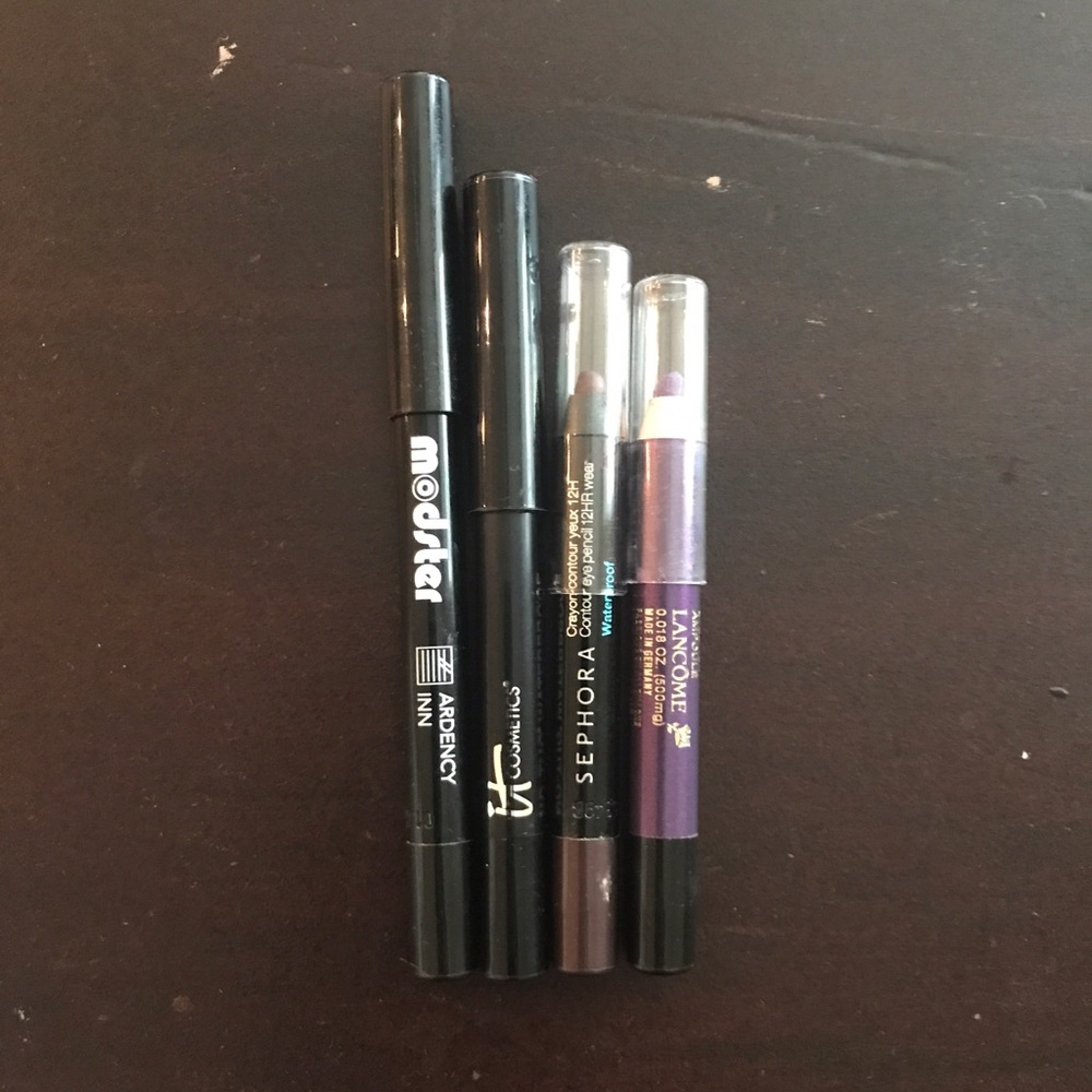Assorted eyeliner bundle