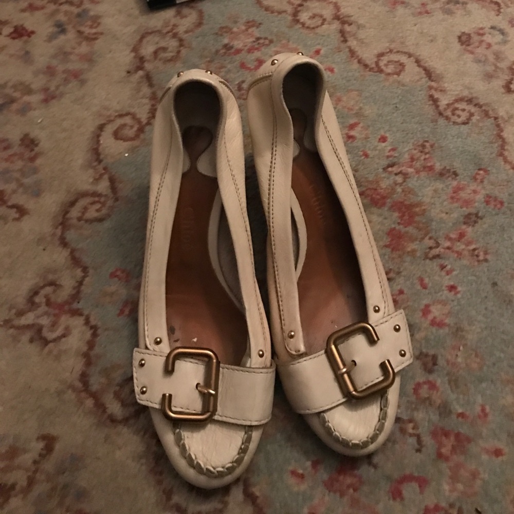 Chloe white leather buckle heels
