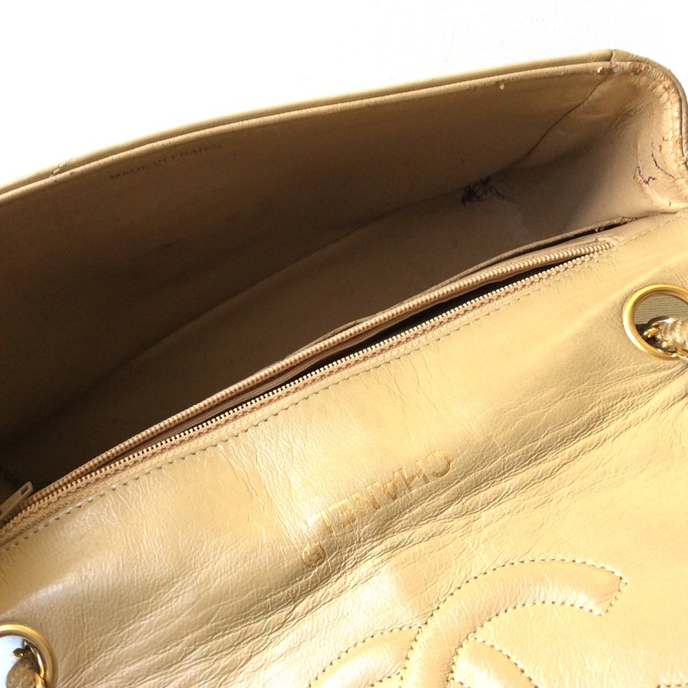 💃🏼❌CHANEL ❌SOLD.  tan chain Bag AUTHENTIC RARE - Picture 6 of 8