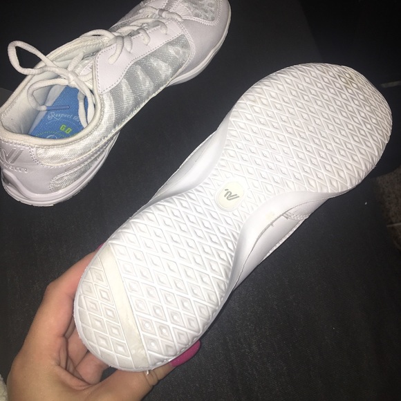 Cheer Shoes - Picture 2 of 3