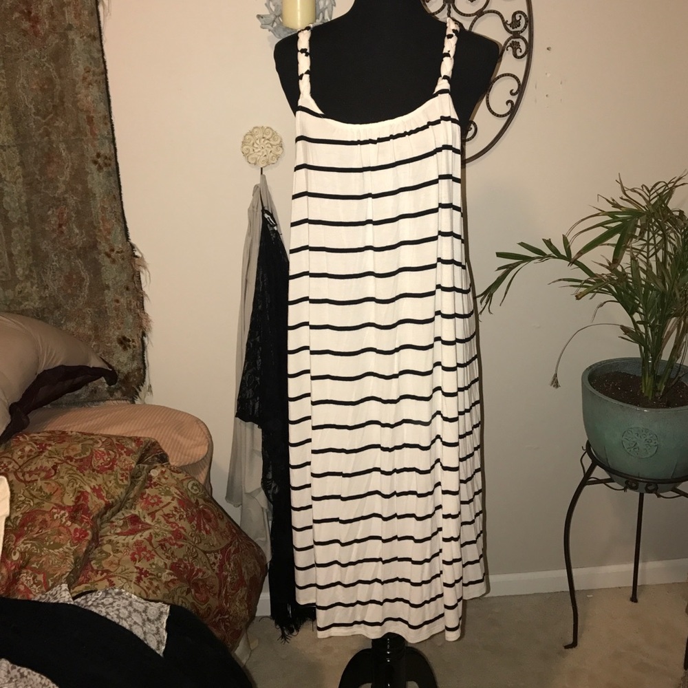 Liz  Lange maternity