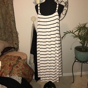 Liz  Lange maternity