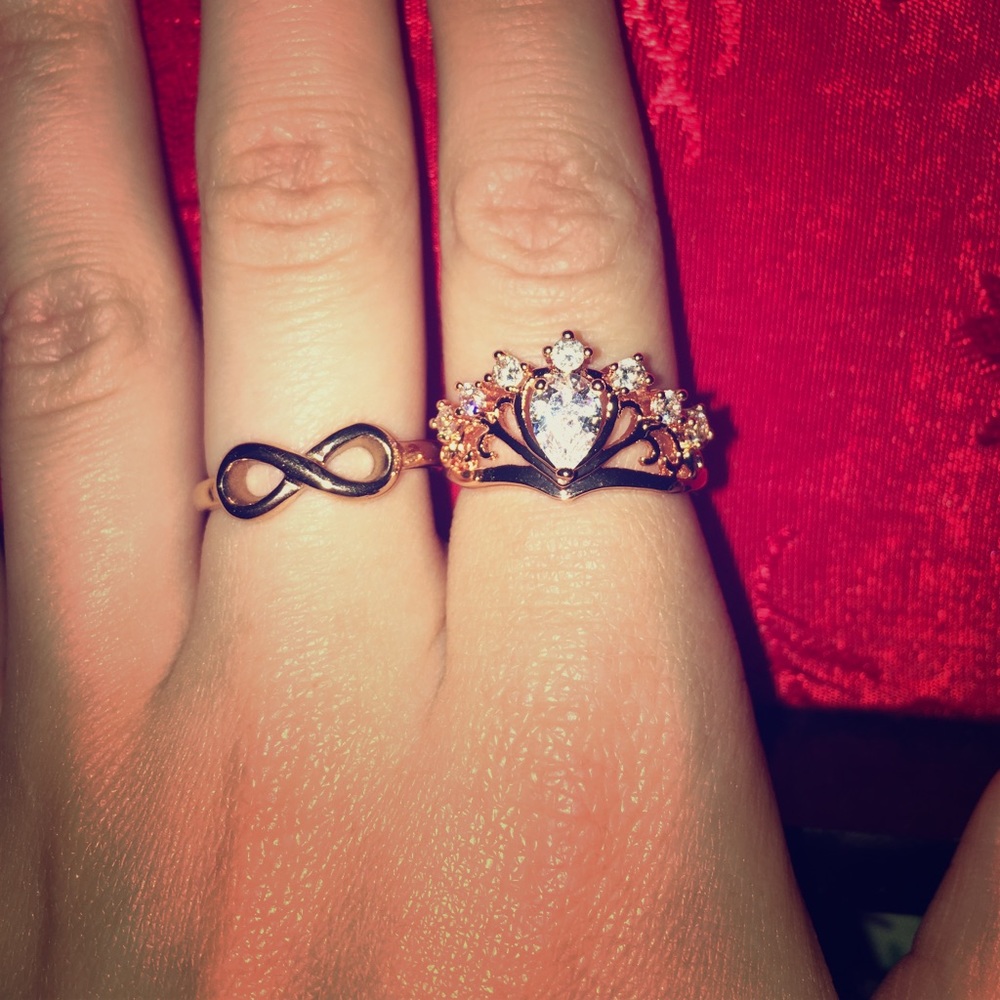 Trendy rose gold rings