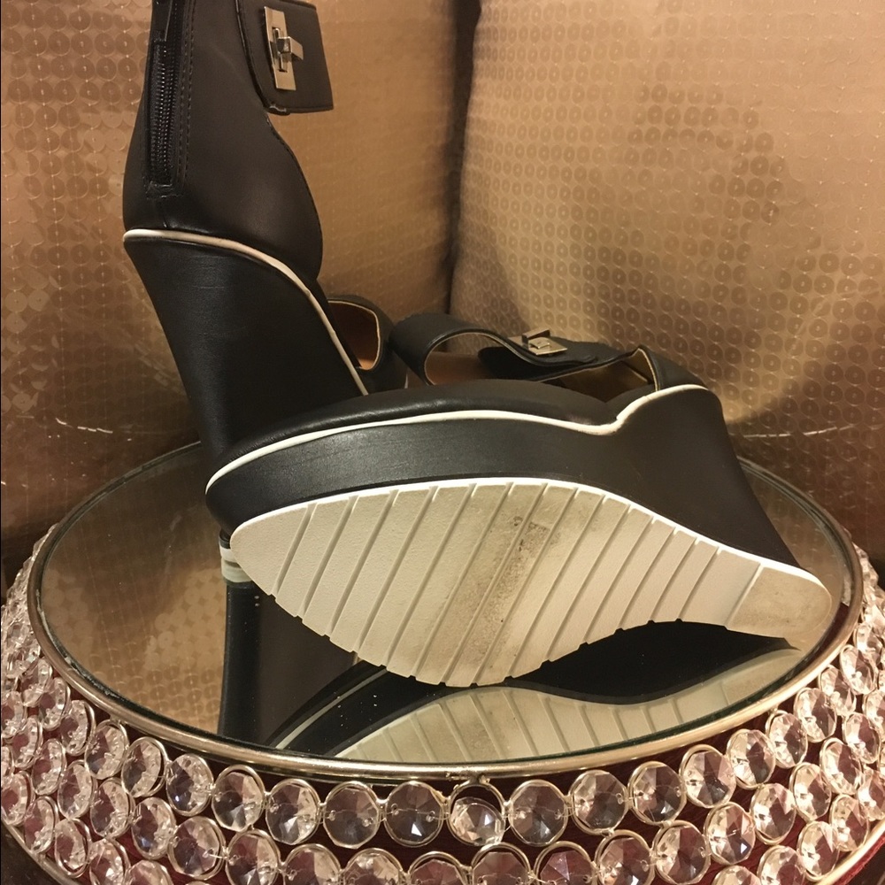 Shoes - Picture 2 of 3