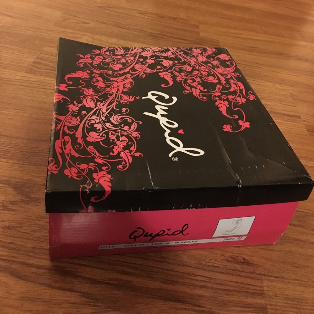 Shoes - Picture 3 of 3