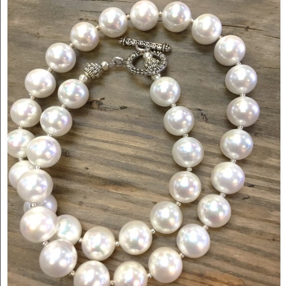 Mother of Pearls Necklace