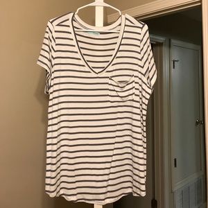 Gray and white stripped tee