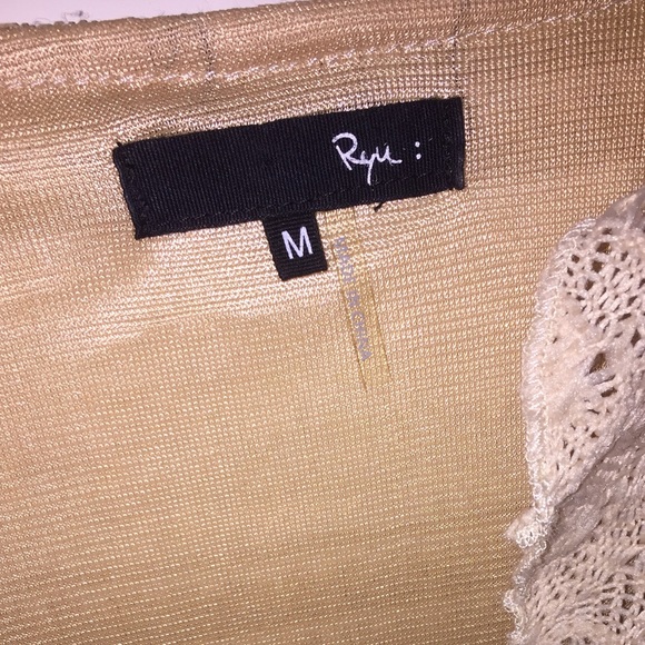 Ruffle top - Picture 3 of 3