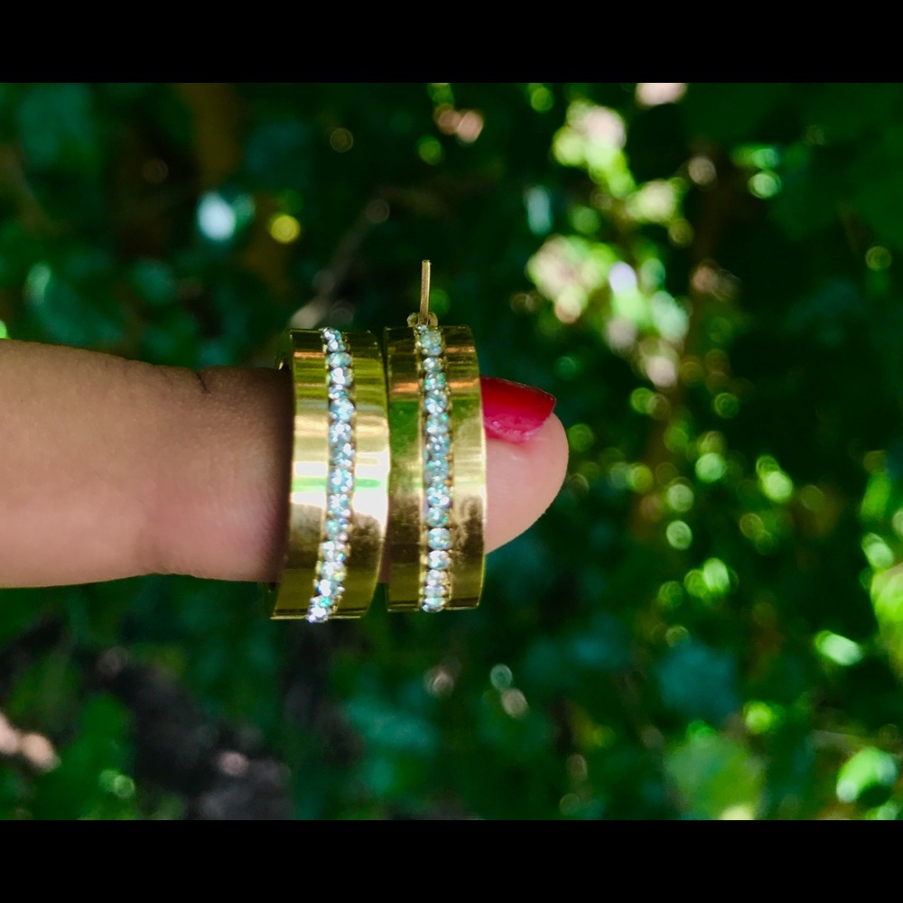 ❣️🌼GOLD TONE HOOPS🌼❣️ - Picture 4 of 4