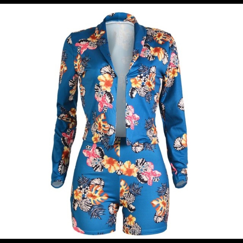 Shorts and blazer floral