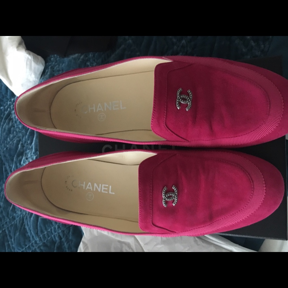 Chanel pink suede loafers size 40