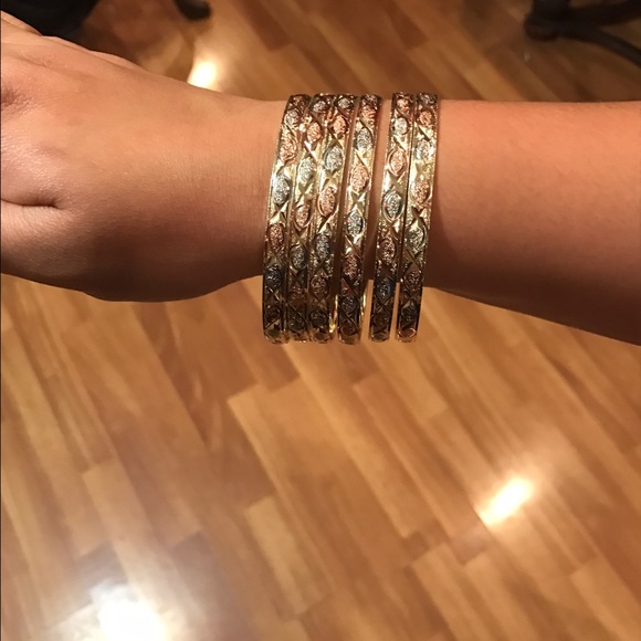 ❣️🌼 SIX THREE TONES BANGLES🌼❣️ - Picture 2 of 2