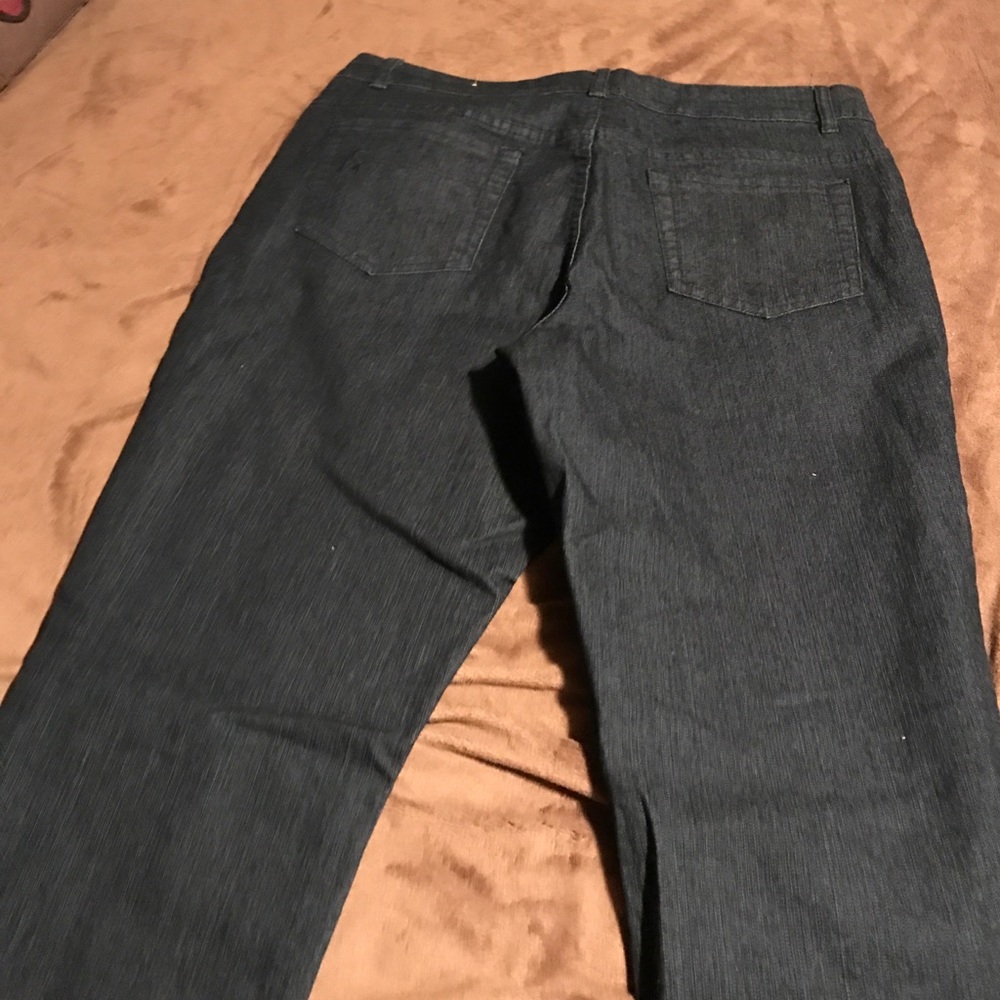 Jeans - Picture 2 of 4
