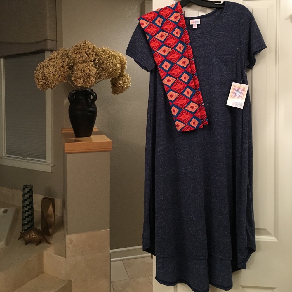 SOLD!!! - NOT FOR SALE NWT - Lularoe xs "Carly"
