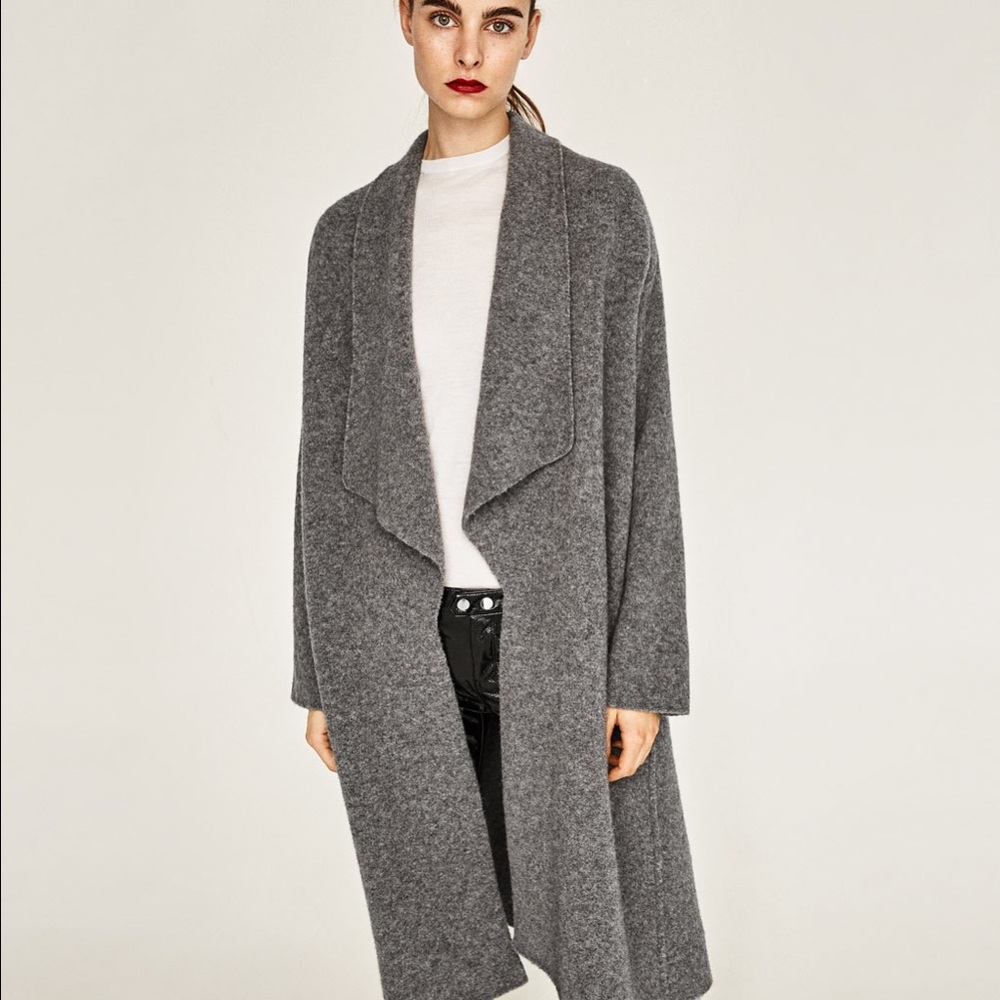 Wool blended full pointed collar coat