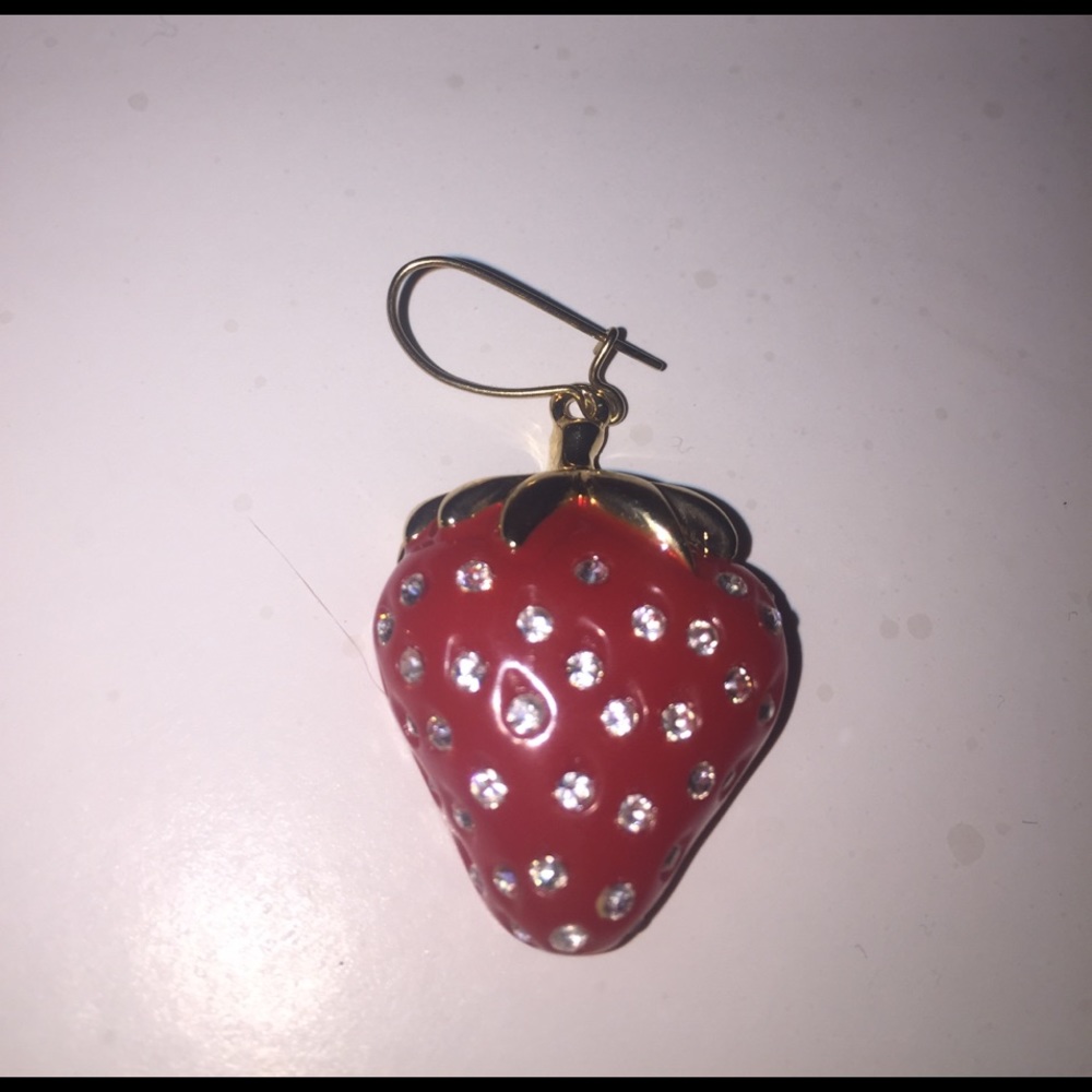 Louis Vuitton Strawberry & Gold Heart Earring Set - Picture 3 of 8