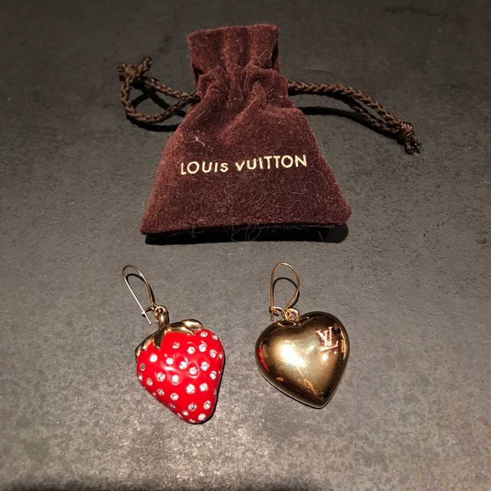 Louis Vuitton Strawberry & Gold Heart Earring Set - Picture 2 of 8