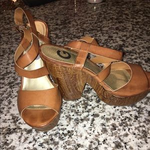 Chunky heel G by Guess wooden shoes