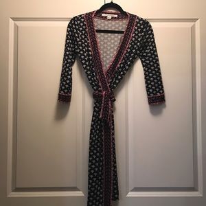 Diane con Furstenberg "Banded Julian" wrap dress!