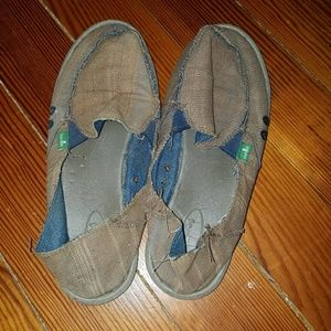 Sanuks sidewalk surfers