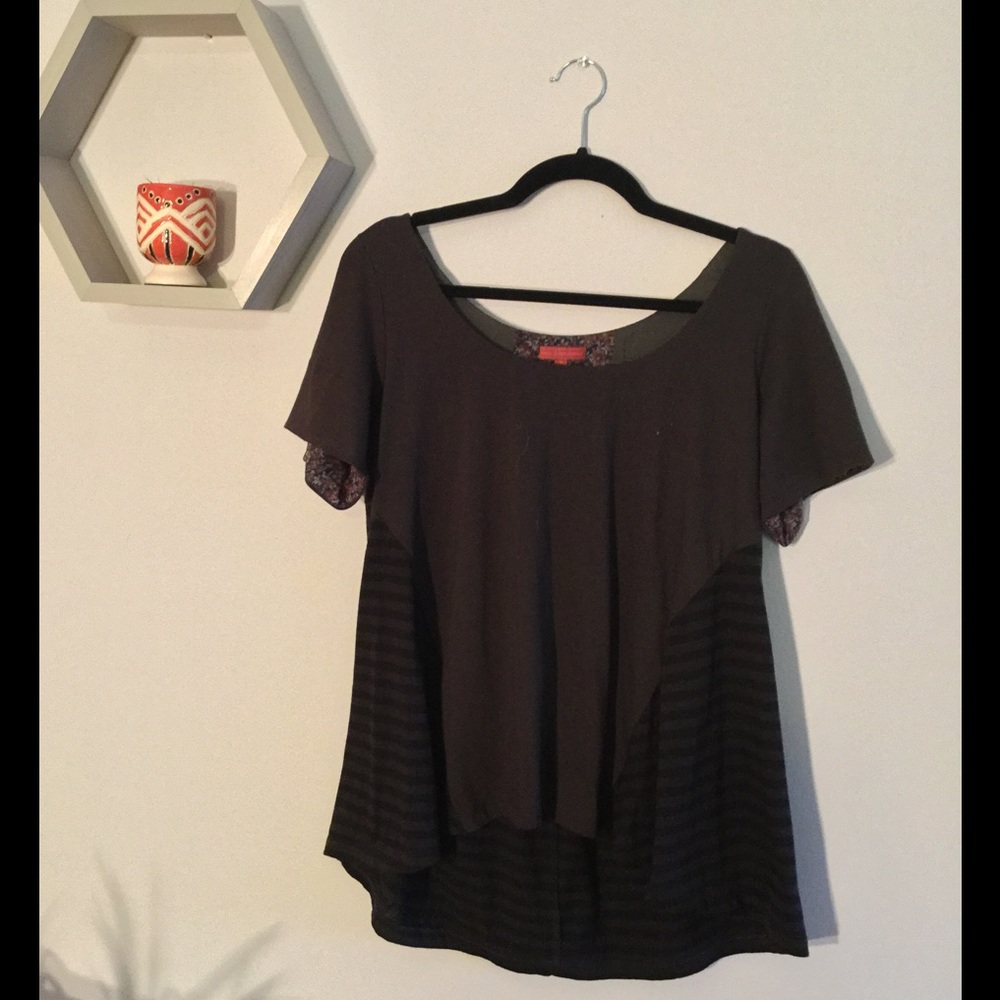 Anthropologie blue/grey floral tee