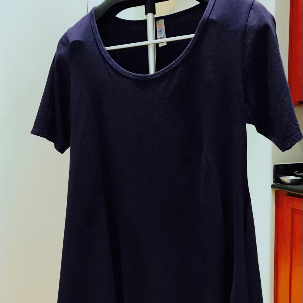 Lularoe Classic t-shirt - EUC