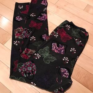 LuLaRoe leggings. Super cute!!!! EUC