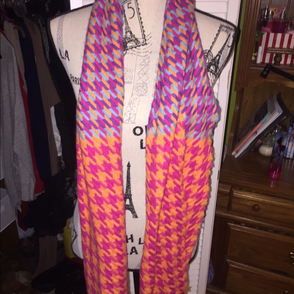 Multicolored scarf - Picture 2 of 2