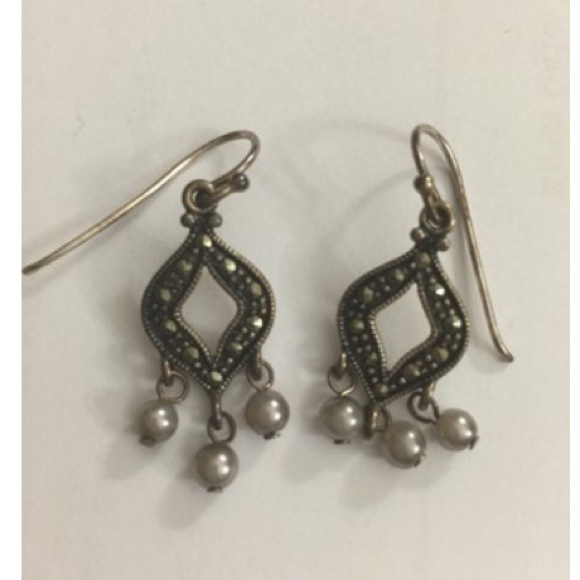 Necklace and earring set - Picture 3 of 3