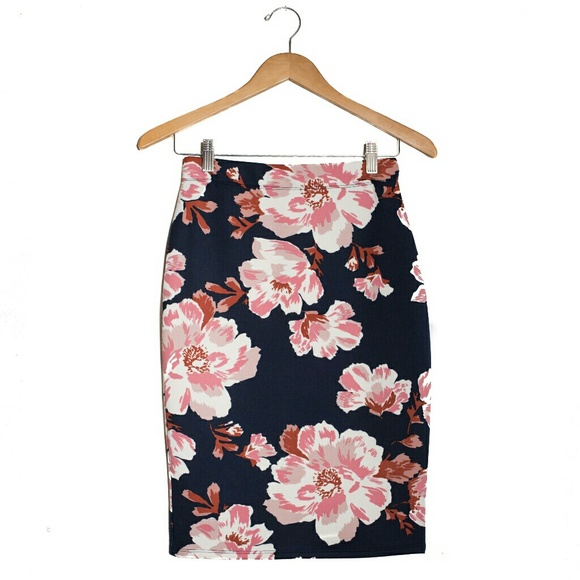 Dresses & Skirts - Eden floral pencil skirt