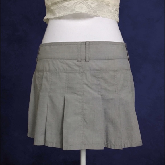 ✨ Light Gray & White Patterned Skirt Size:9 ✨ - Picture 4 of 8