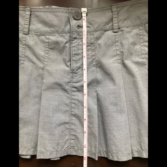 ✨ Light Gray & White Patterned Skirt Size:9 ✨ - Picture 7 of 8