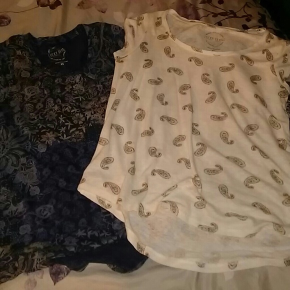 2 Lucky Brand tops - Picture 1 of 4