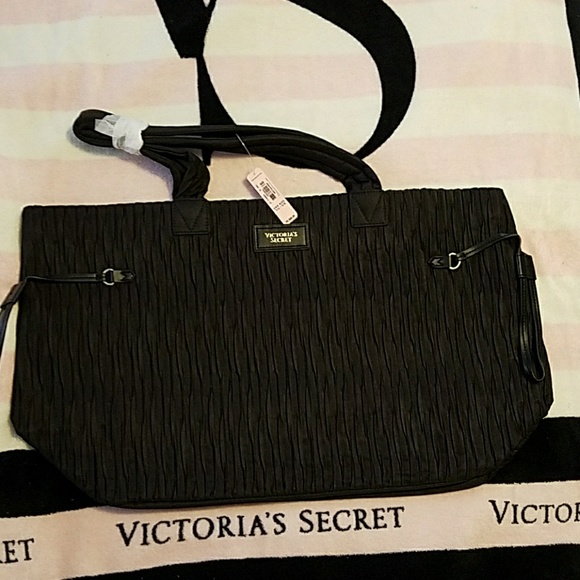 🎉FLASH SALE🎉Victoria's Secret Limited Edition! - Picture 3 of 7