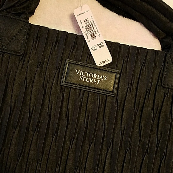 🎉FLASH SALE🎉Victoria's Secret Limited Edition! - Picture 4 of 7