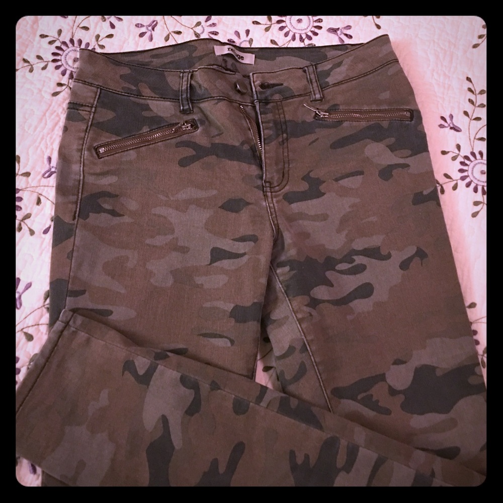 Refuge Charlotte Russe camo jeggings
