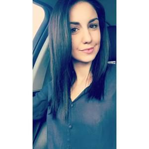 Meet your Posher, Larisa