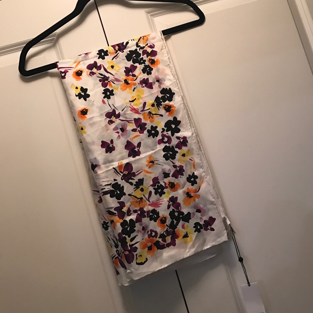Diane Von Furstenberg 100% Silk Scarf