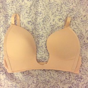 Deep plunge nude bra size 38DD (removable straps)